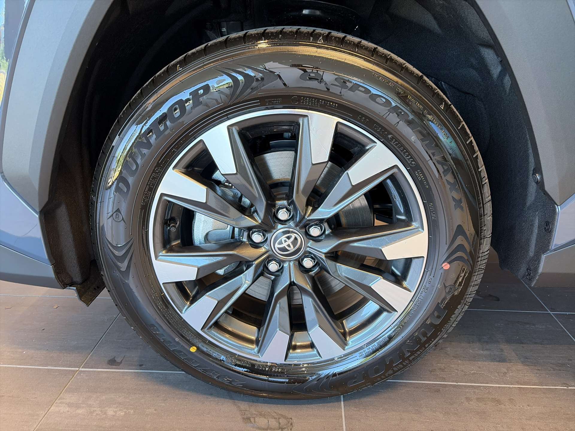 TOYOTA RAV-4 2.5 HSD Trend e-CVT AWD NEUES MODELL Automat-image-8