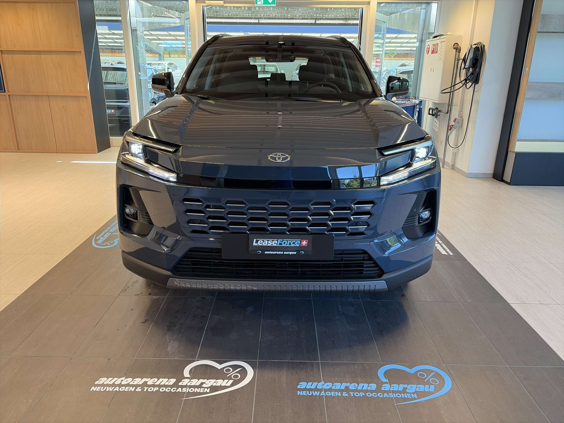 TOYOTA RAV-4 2.5 HSD Trend e-CVT AWD NEUES MODELL Automat-image-10