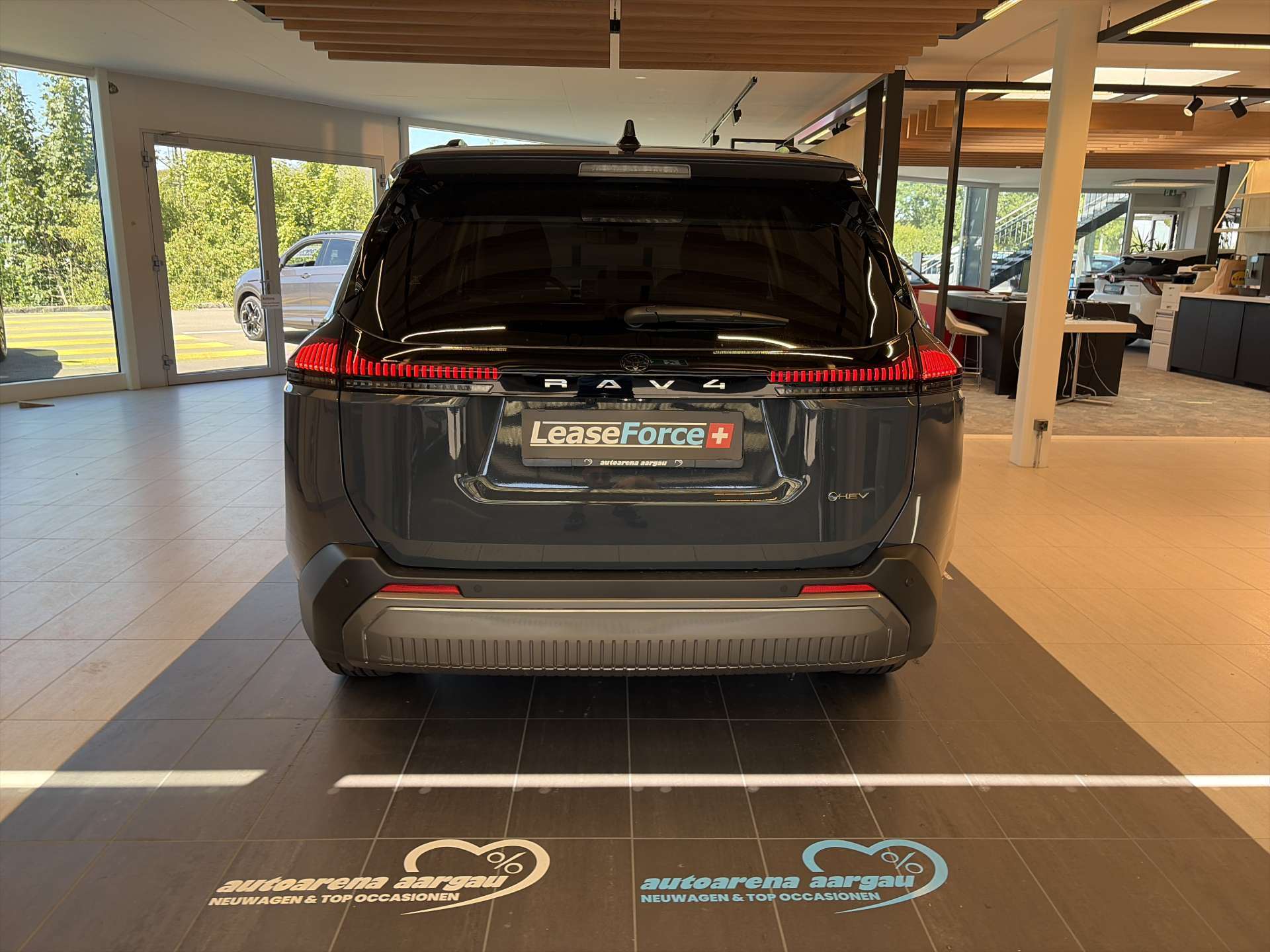 TOYOTA RAV-4 2.5 HSD Trend e-CVT AWD NEUES MODELL Automat-image-12