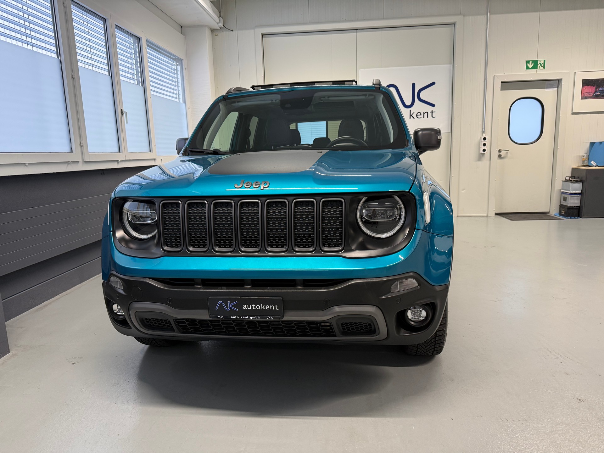 JEEP Renegade 2.0 MJ Trailhawk AWD + Low Range 9ATX-showroom-element-1