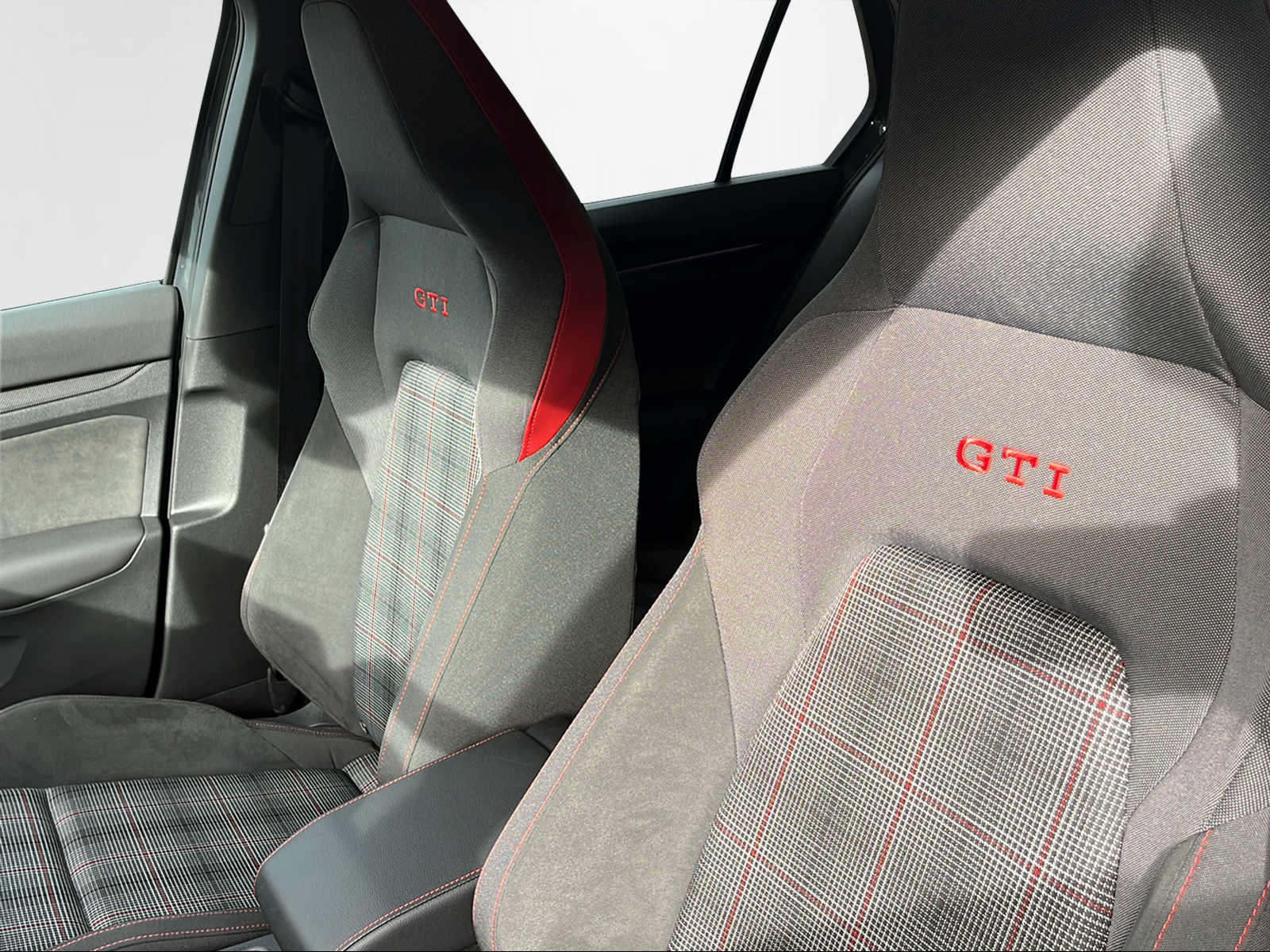 VW Golf VIII 2.0 TSI GTI DSG-image-11