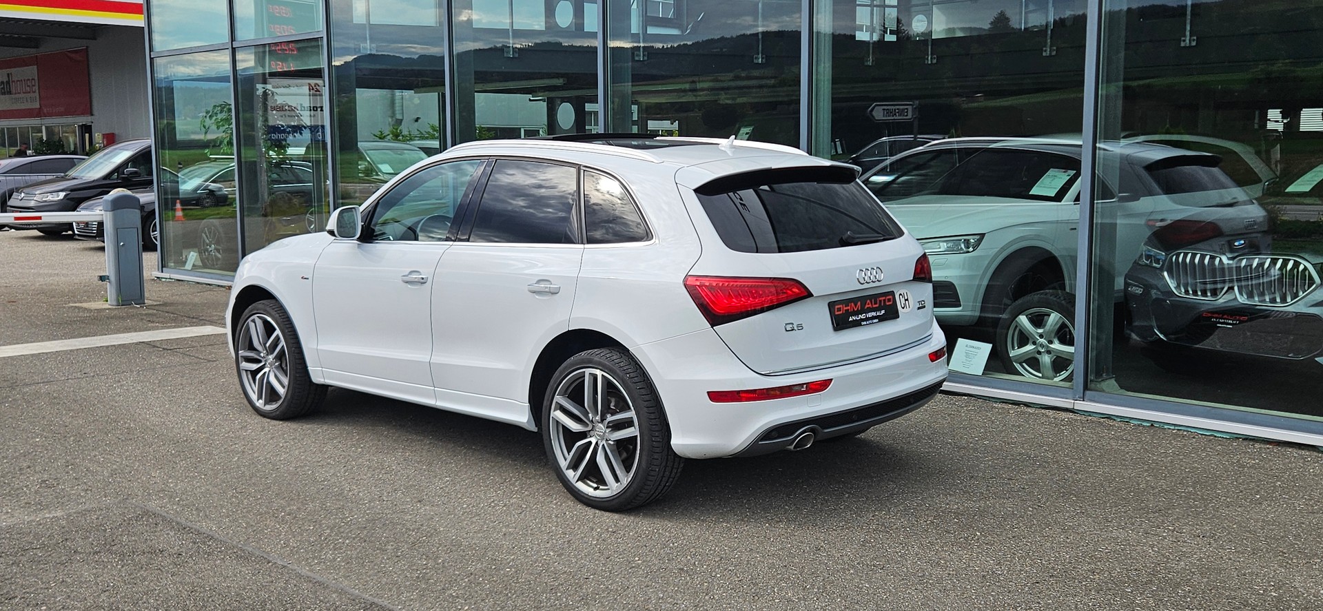 AUDI Q5 2.0 TDI quattro S-tronic-image-4