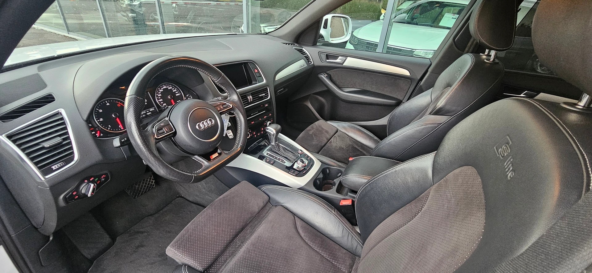 AUDI Q5 2.0 TDI quattro S-tronic-image-7