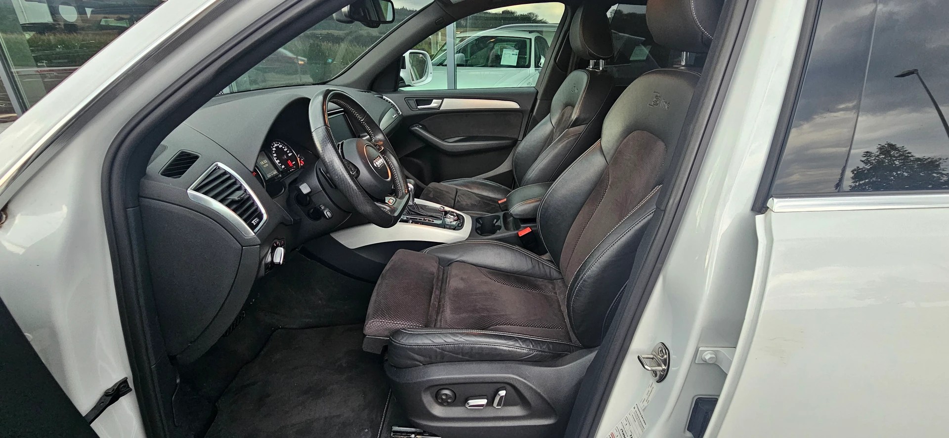 AUDI Q5 2.0 TDI quattro S-tronic-image-9