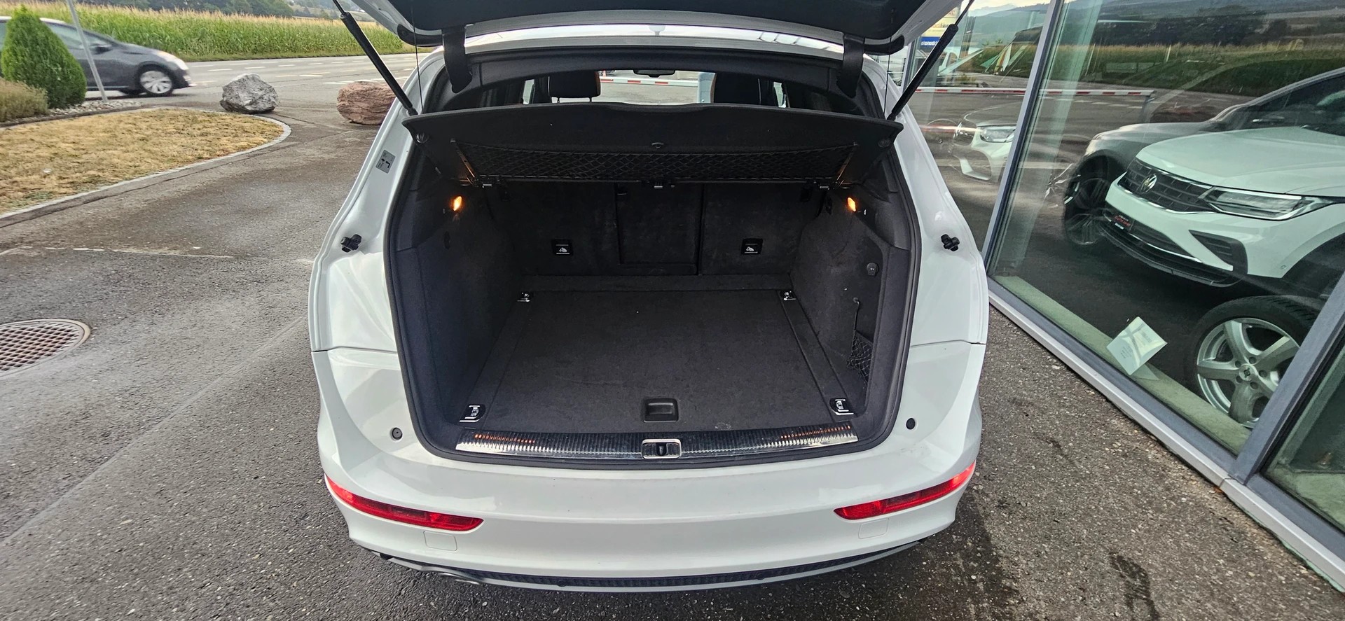 AUDI Q5 2.0 TDI quattro S-tronic-image-15