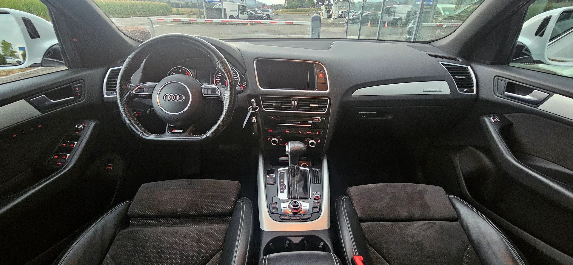 AUDI Q5 2.0 TDI quattro S-tronic-image-8
