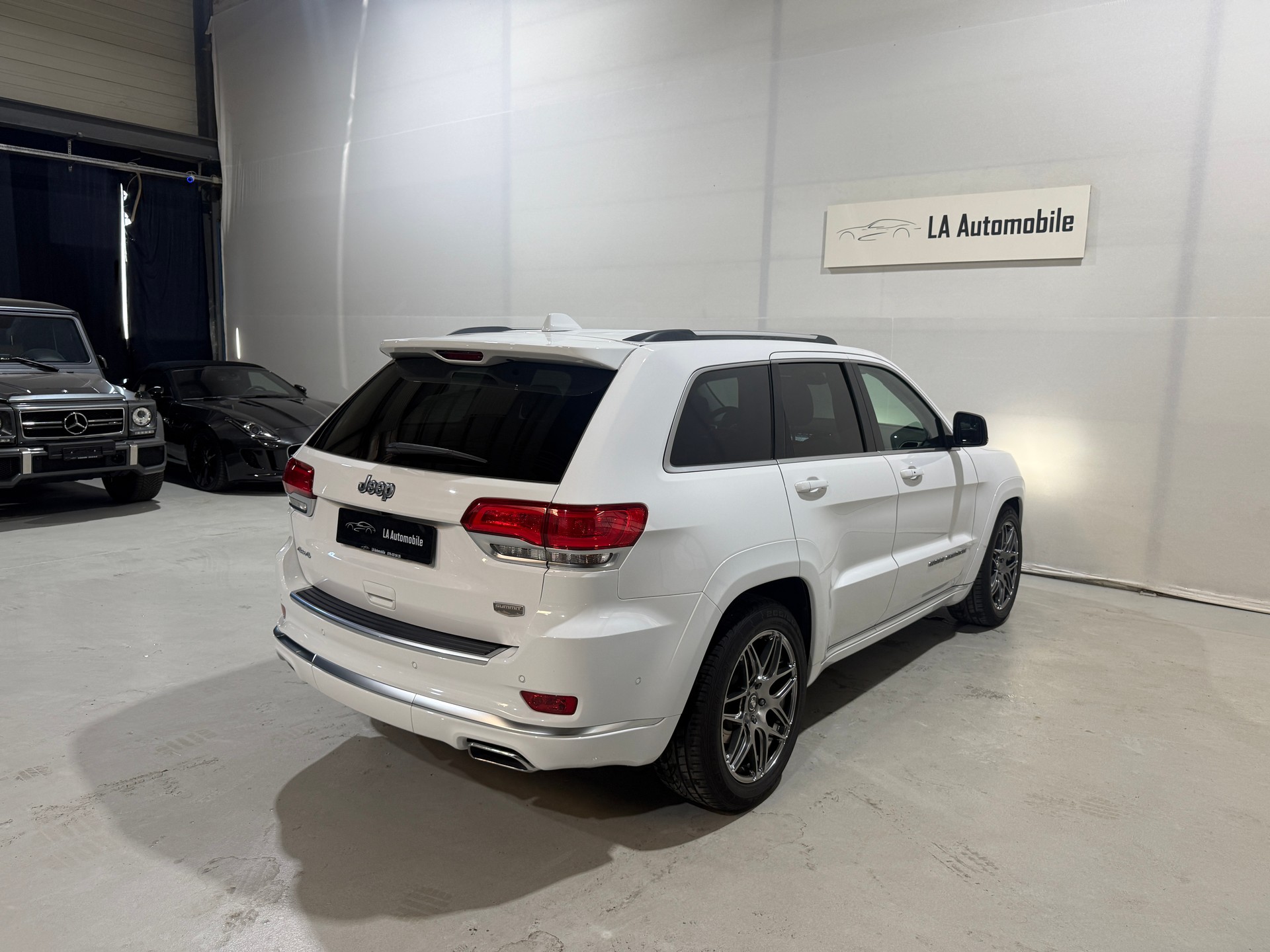 JEEP Grand Cherokee 3.0 CRD Summit Automatic-image-9