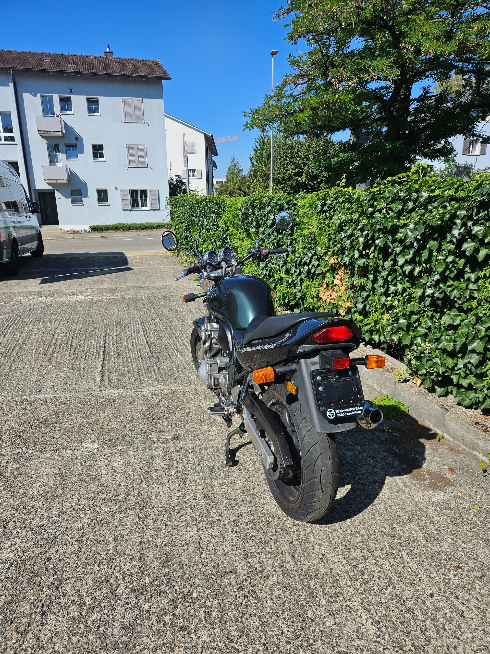 SUZUKI GSF 600 Bandit N-image-2