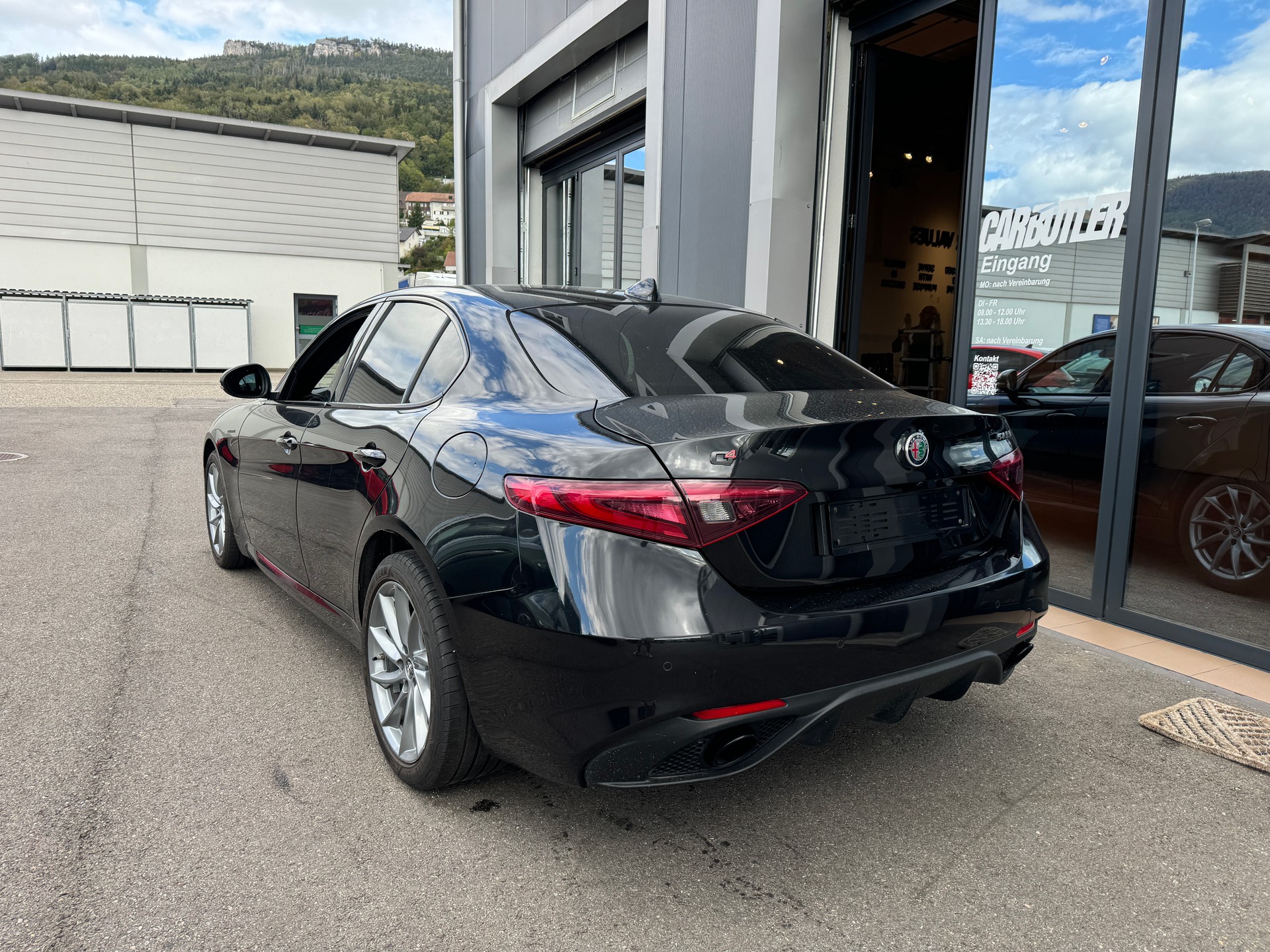 ALFA ROMEO Giulia 2.2 JTDM Veloce Q4 Automatic-image-5