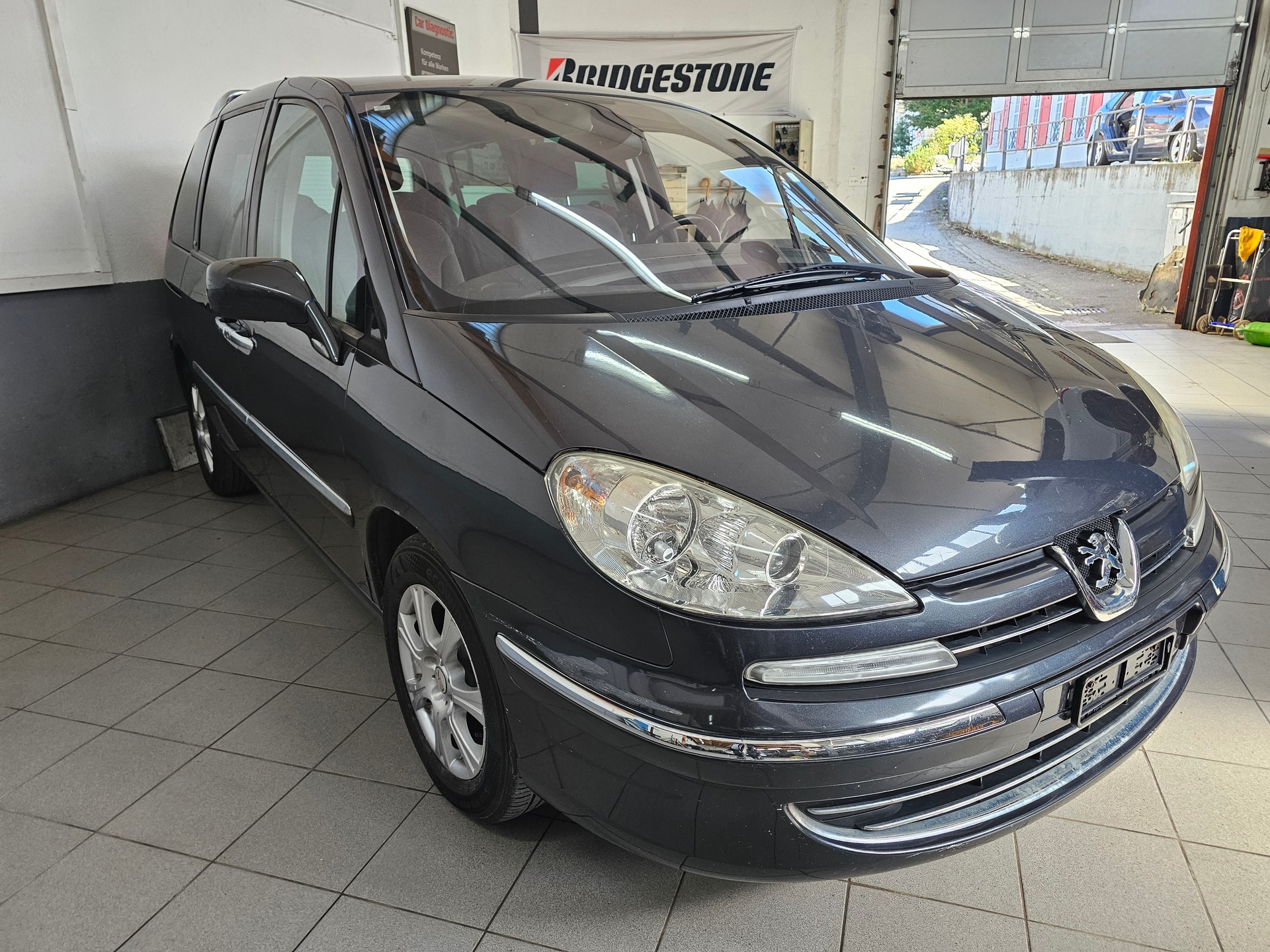 PEUGEOT 807 2.0 16V HDi (ST) Family+