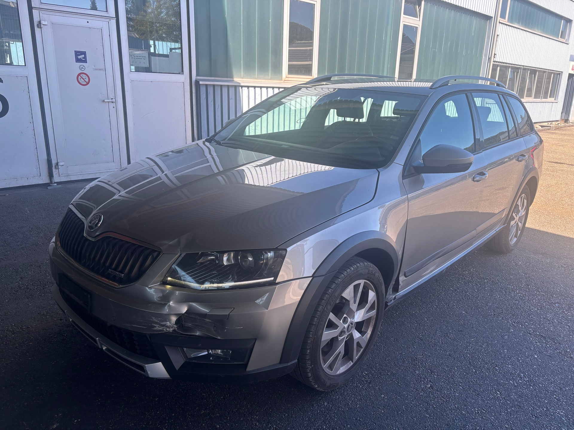 SKODA Octavia Combi 1.8 TSI Scout 4x4 DSG