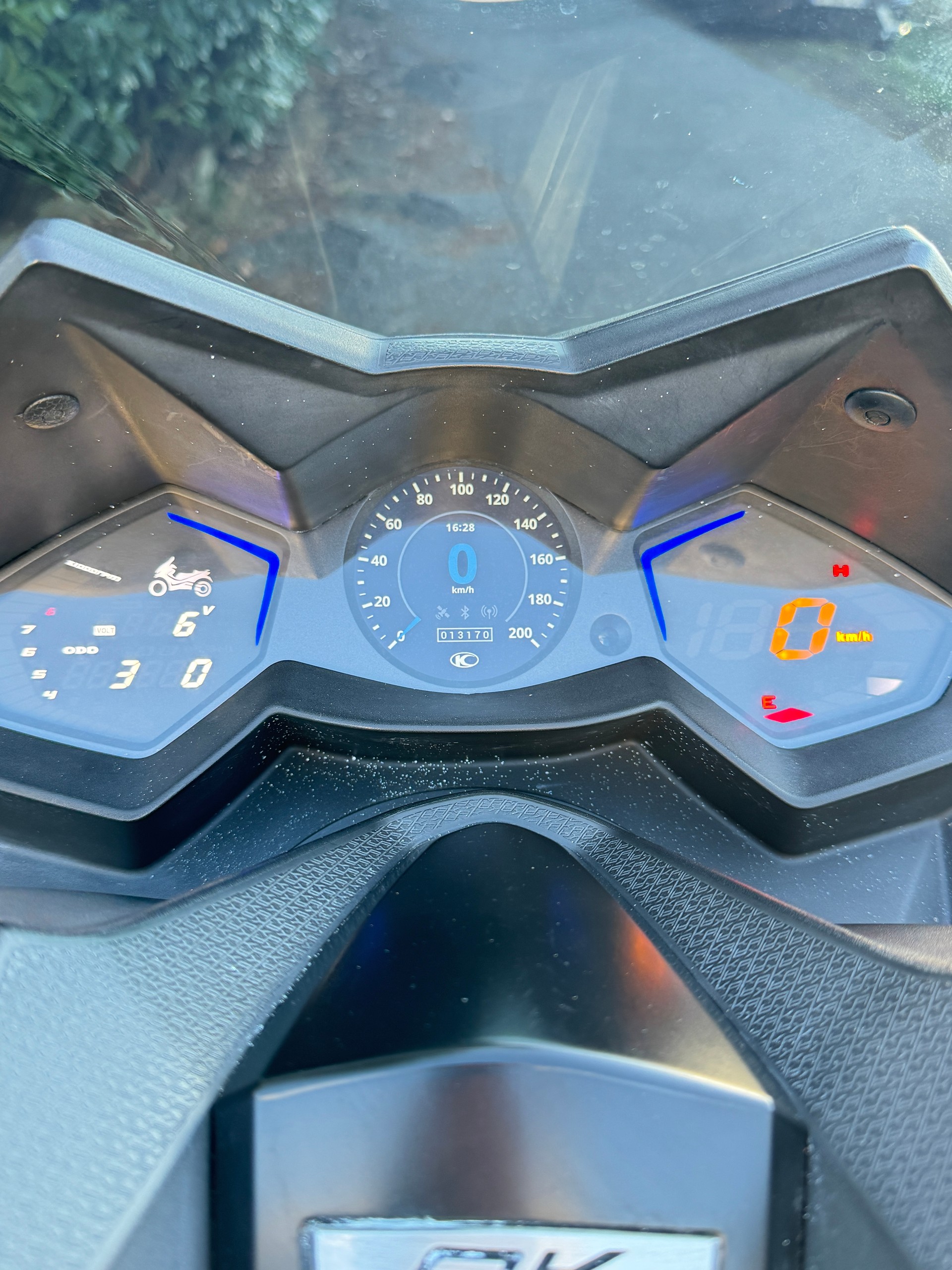 KYMCO AK 550i ABS-image-4