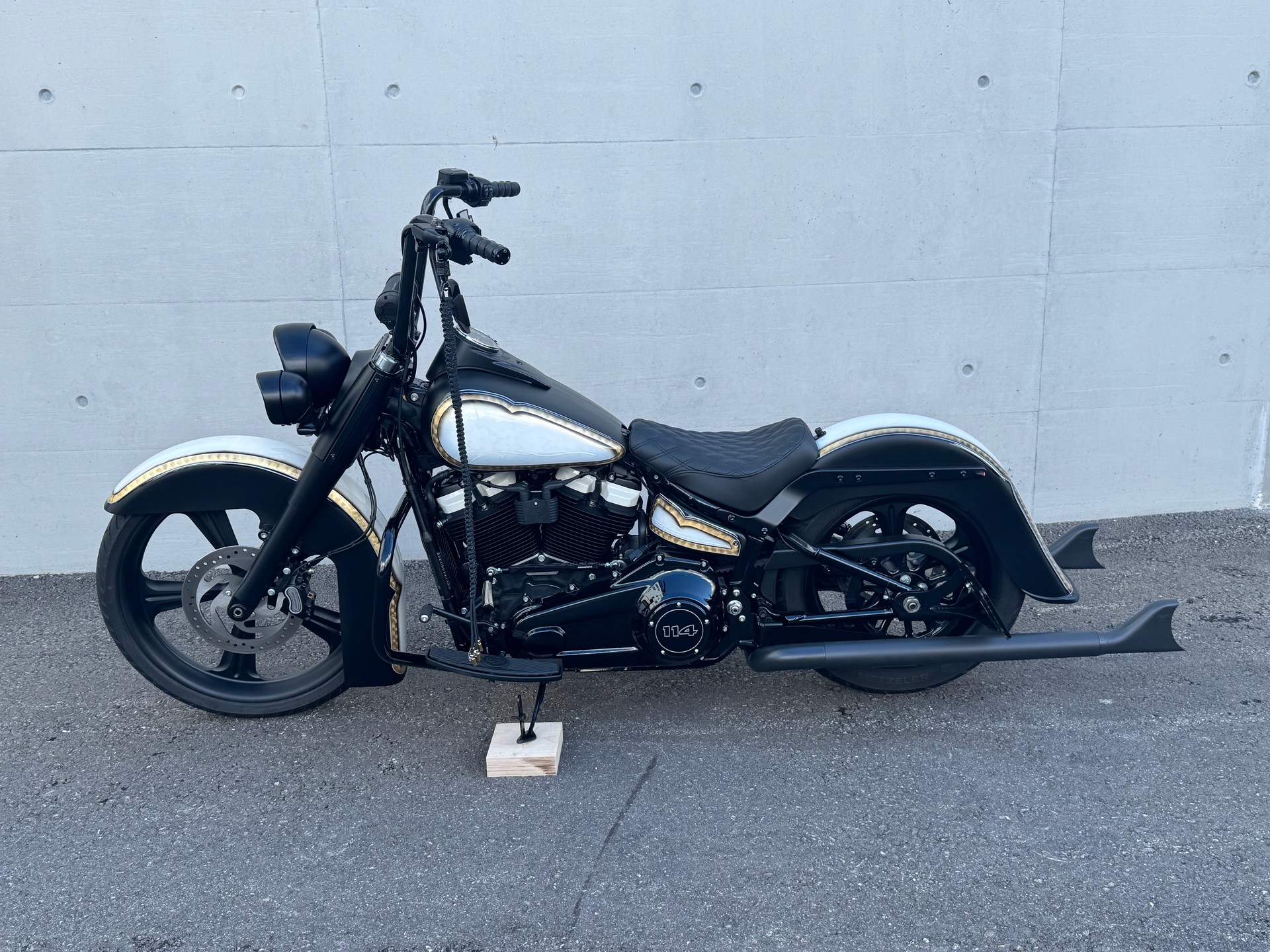 HARLEY-DAVIDSON FXST Softail 107 Chicano im Clubstyle-image-2