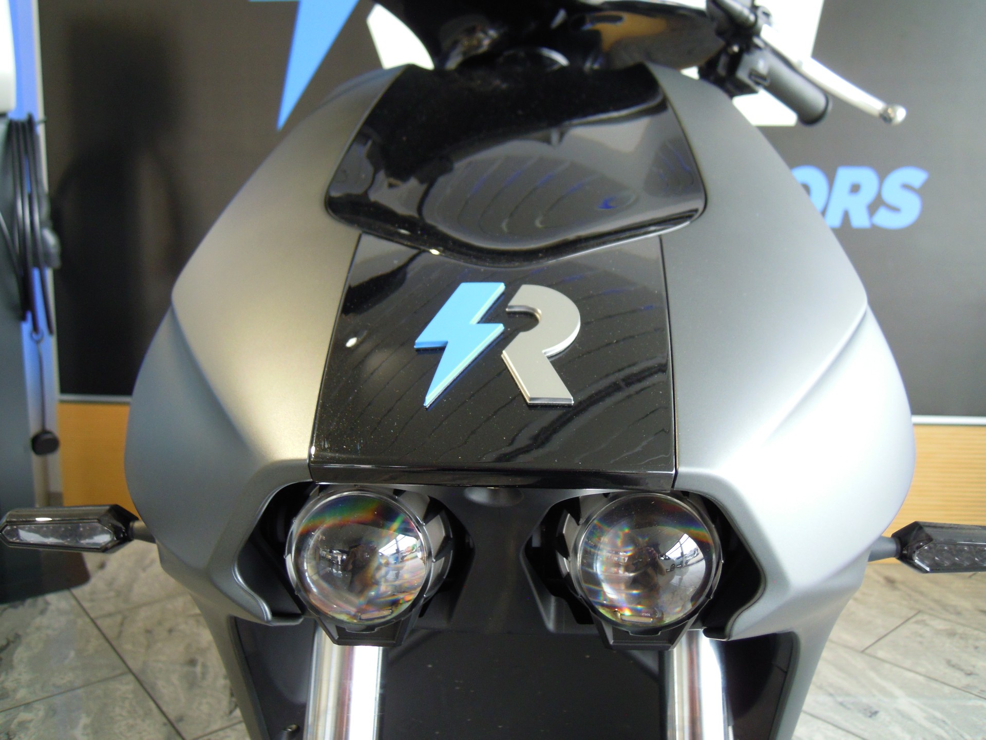 RAY Ray 7.7 1.8 KW Charger-image-8
