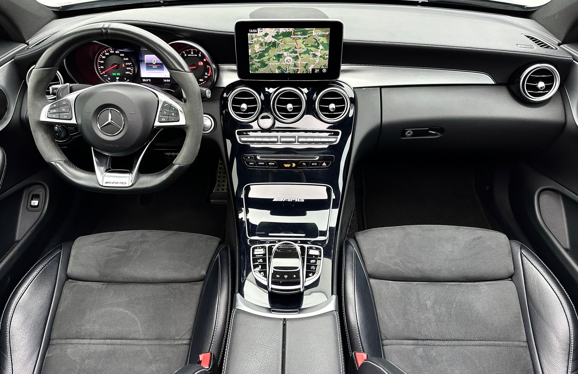 MERCEDES-BENZ C 63 S AMG Speedshift-image-7