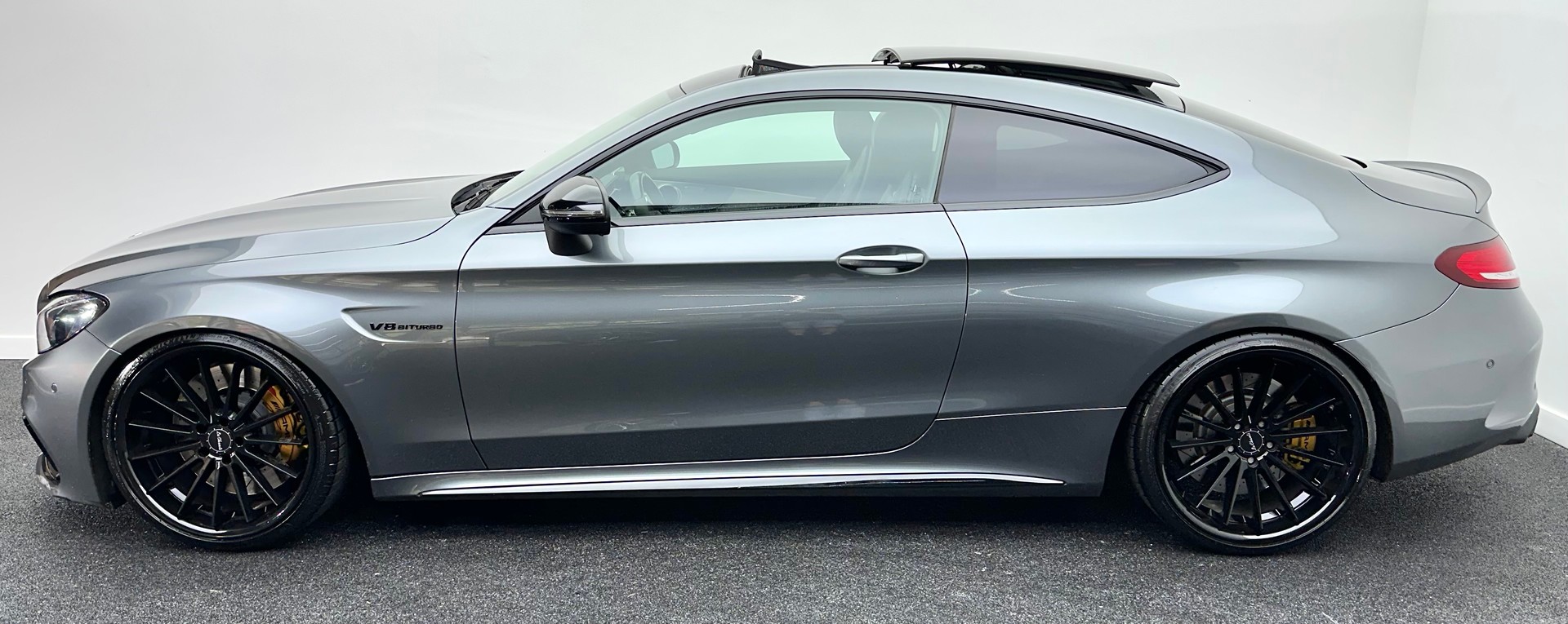 MERCEDES-BENZ C 63 S AMG Speedshift-showroom-element-3