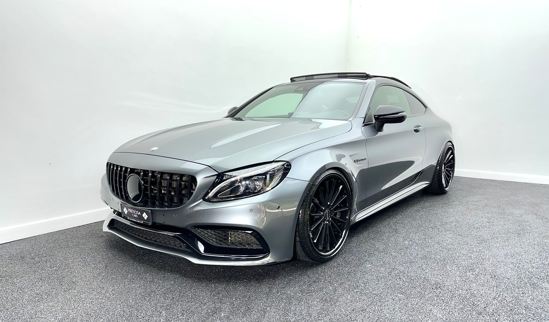 MERCEDES-BENZ C 63 S AMG Speedshift-showroom-element-1
