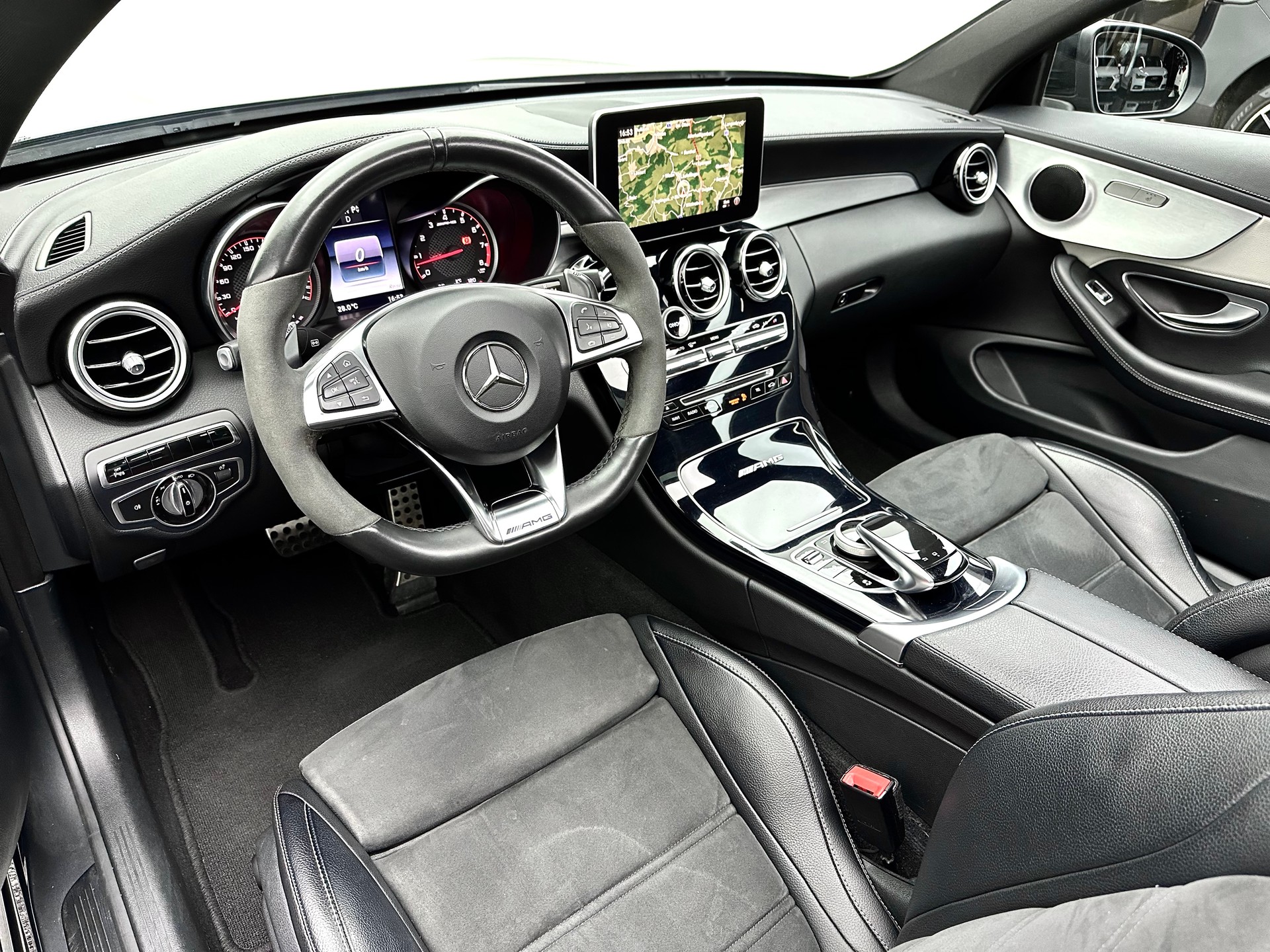 MERCEDES-BENZ C 63 S AMG Speedshift-image-6