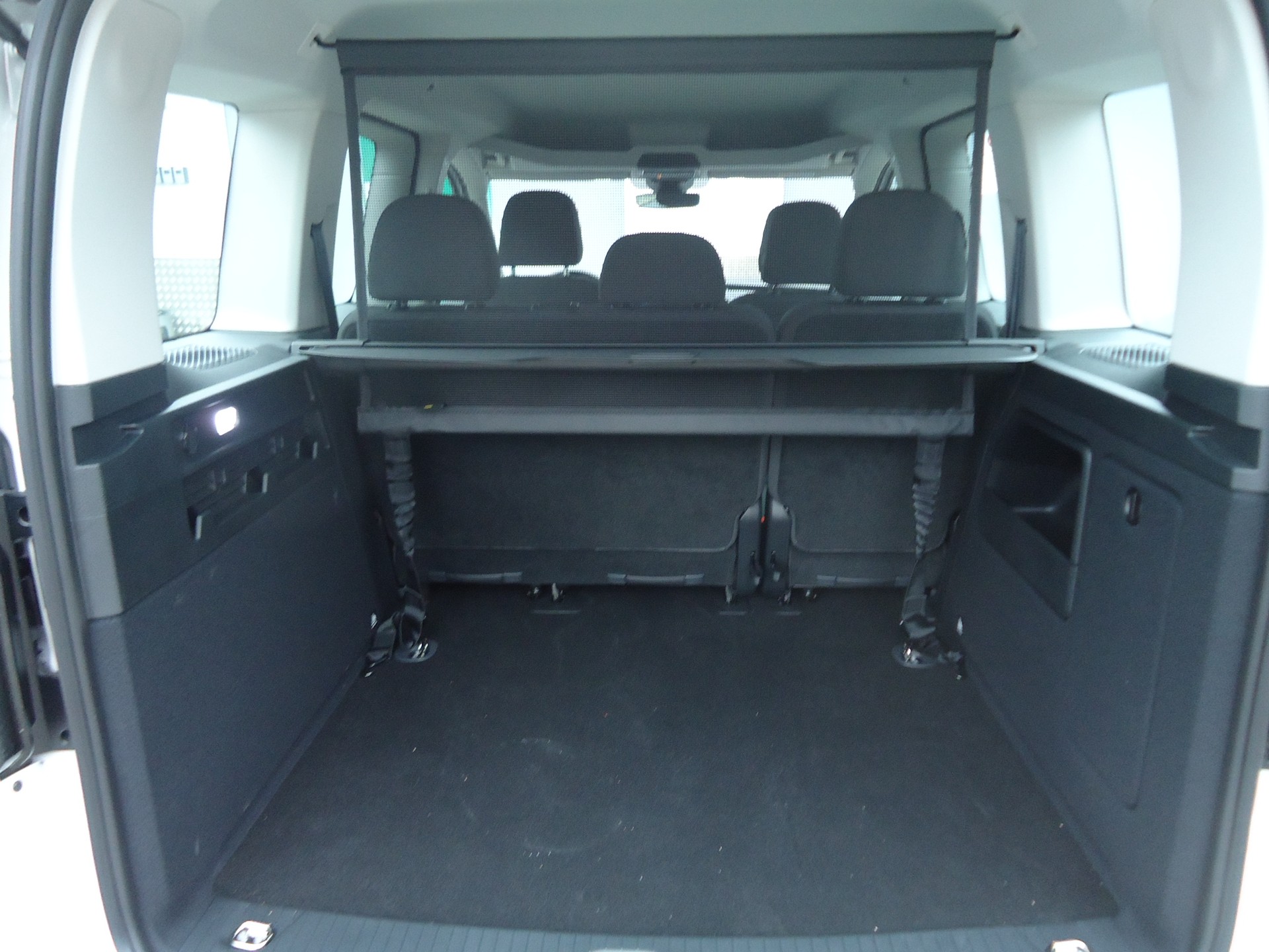VW Caddy 2.0 TDI Life DSG CH Auto 5 Jahre GARANTIE ! !-image-6