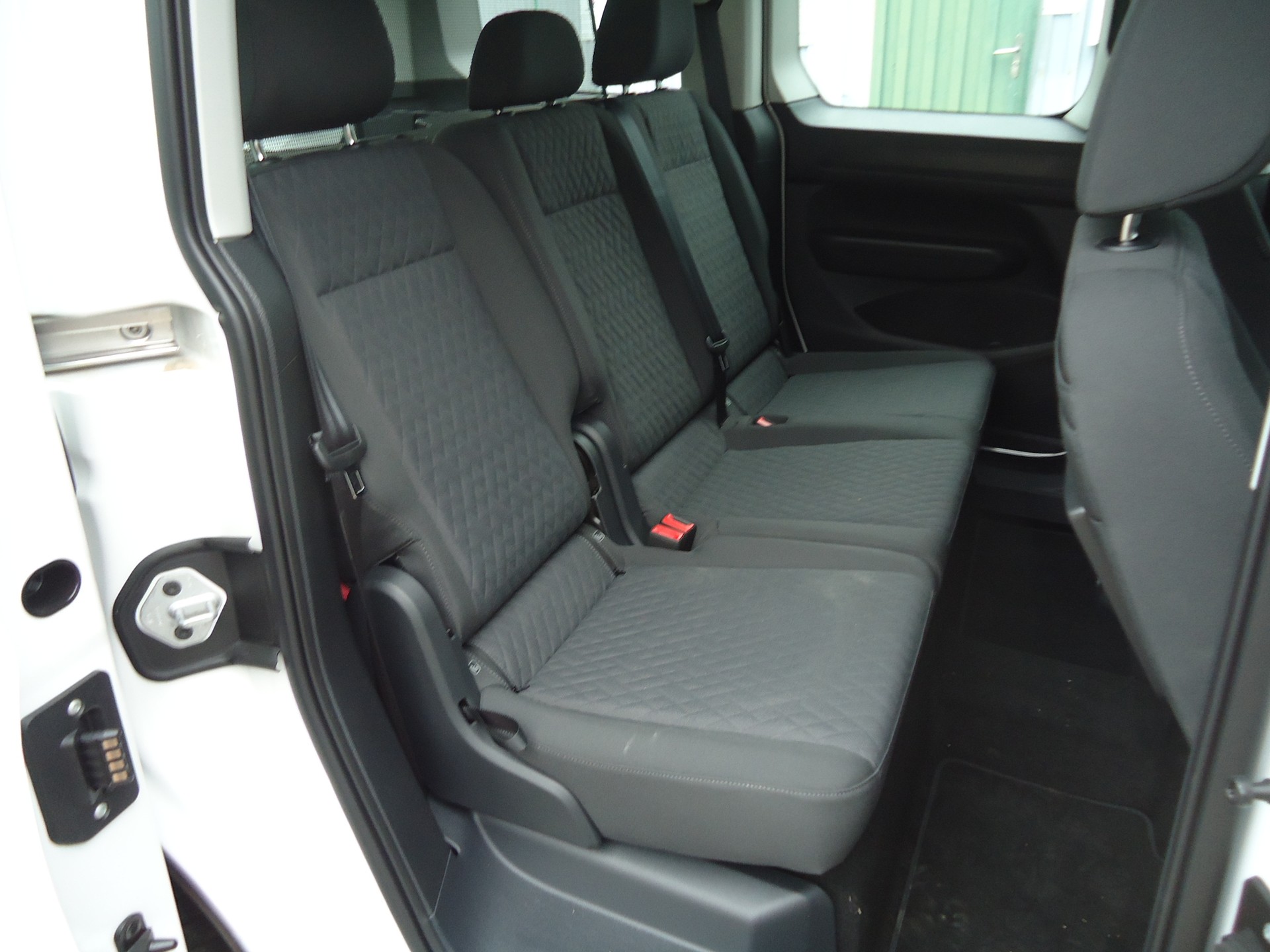 VW Caddy 2.0 TDI Life DSG CH Auto 5 Jahre GARANTIE ! !-image-4