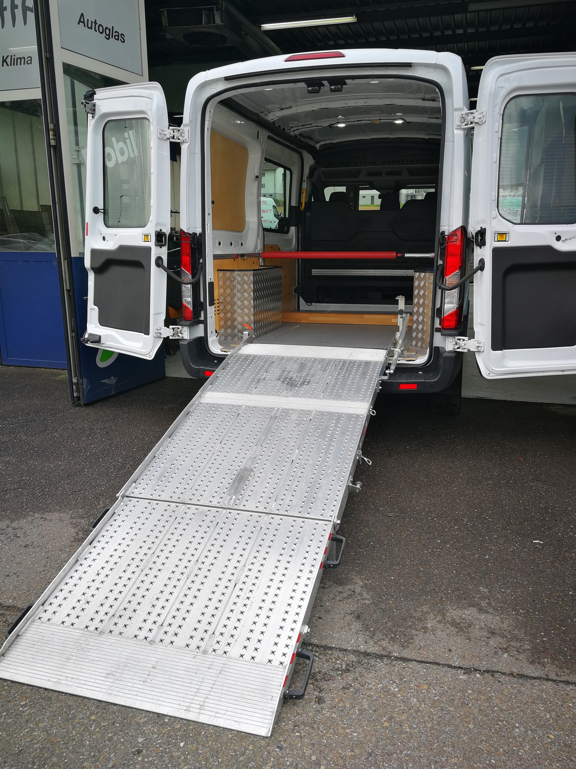 FORD 330 L2-image-6