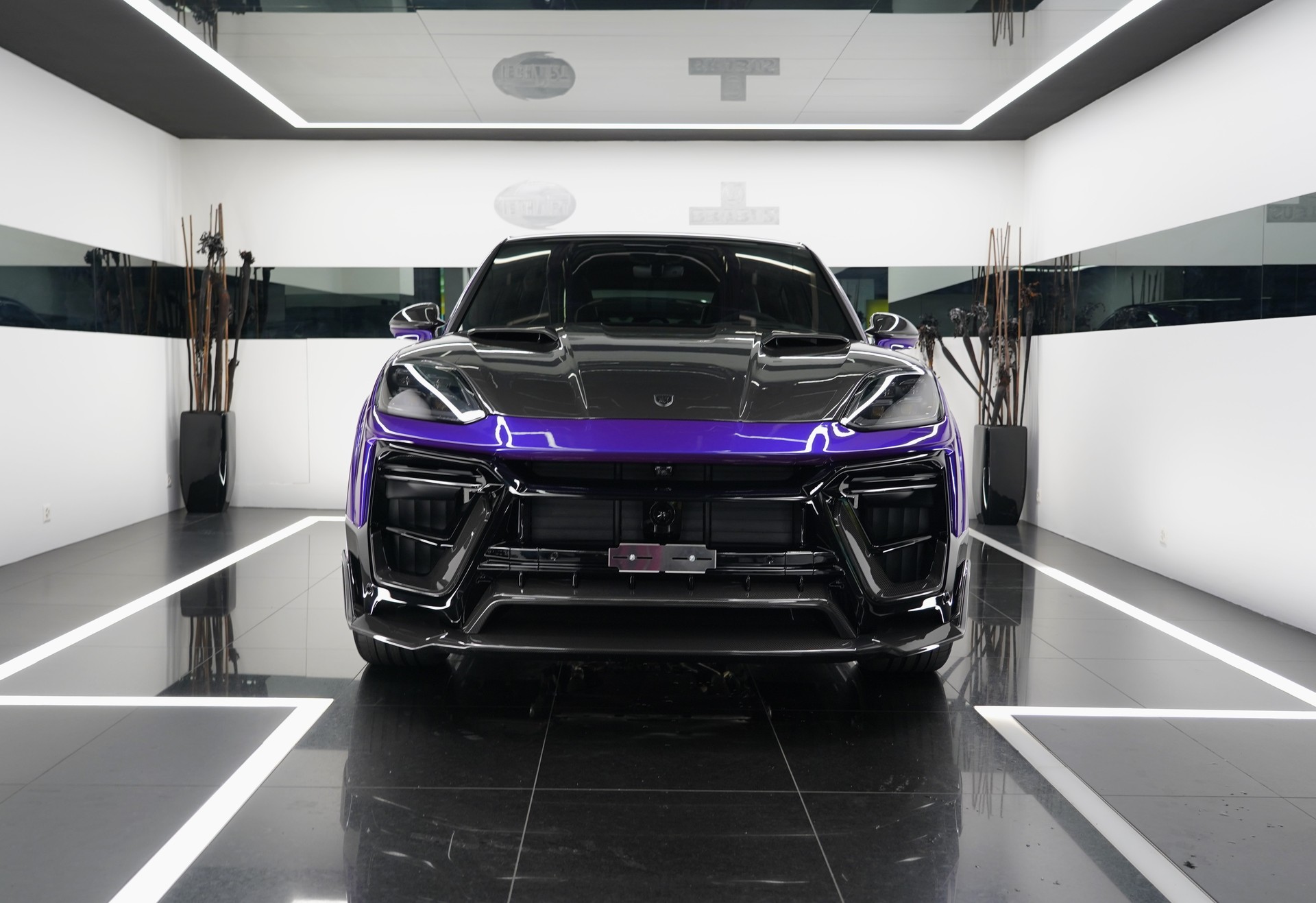 PORSCHE CayenneCoupé T E-Hybrid-showroom-element-2