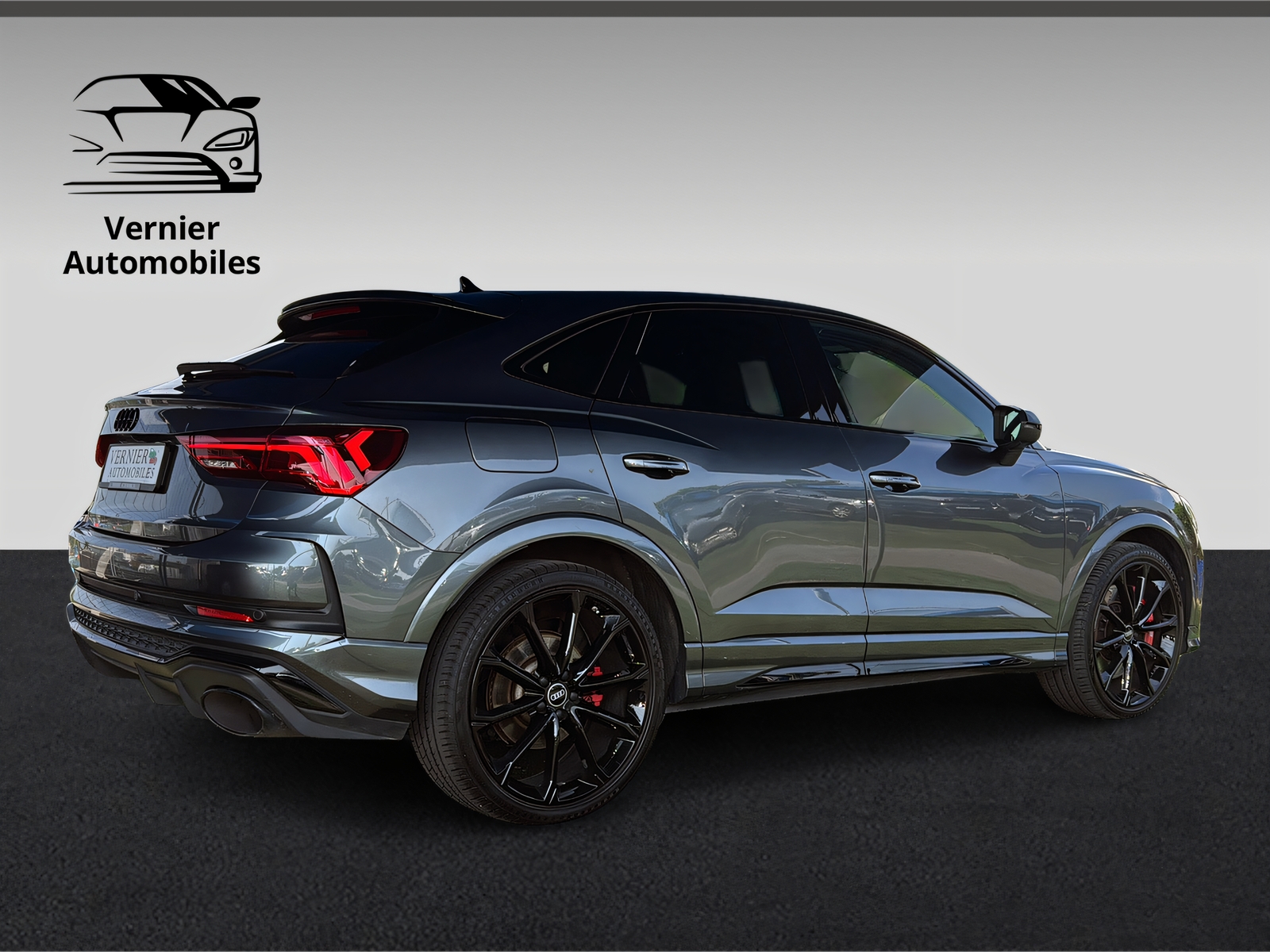 AUDI RS Q3 Sportback quattro S tronic-image-5