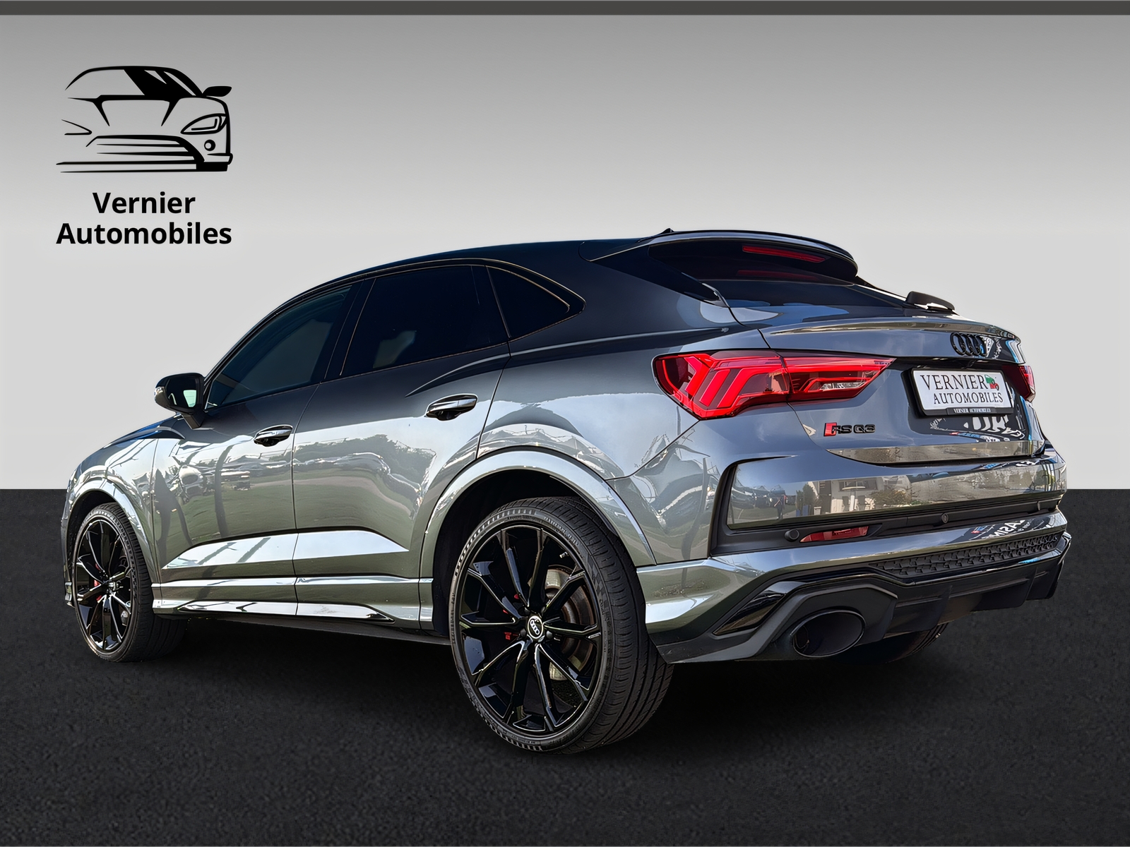 AUDI RS Q3 Sportback quattro S tronic-image-4
