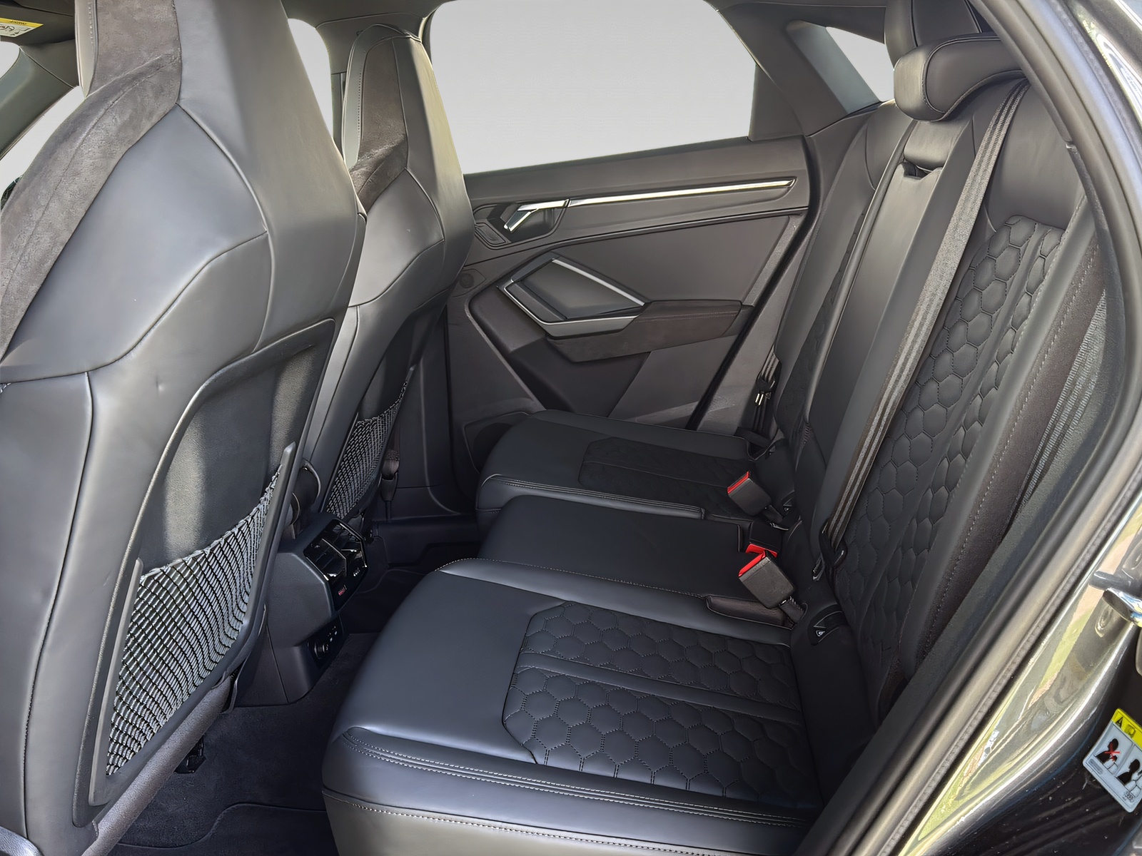 AUDI RS Q3 Sportback quattro S tronic-image-11