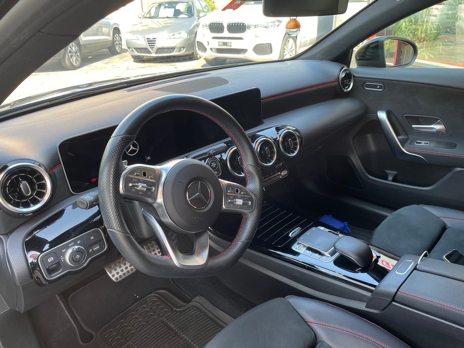 MERCEDES-BENZ A 250 AMG Line 7G-DCT-image-3