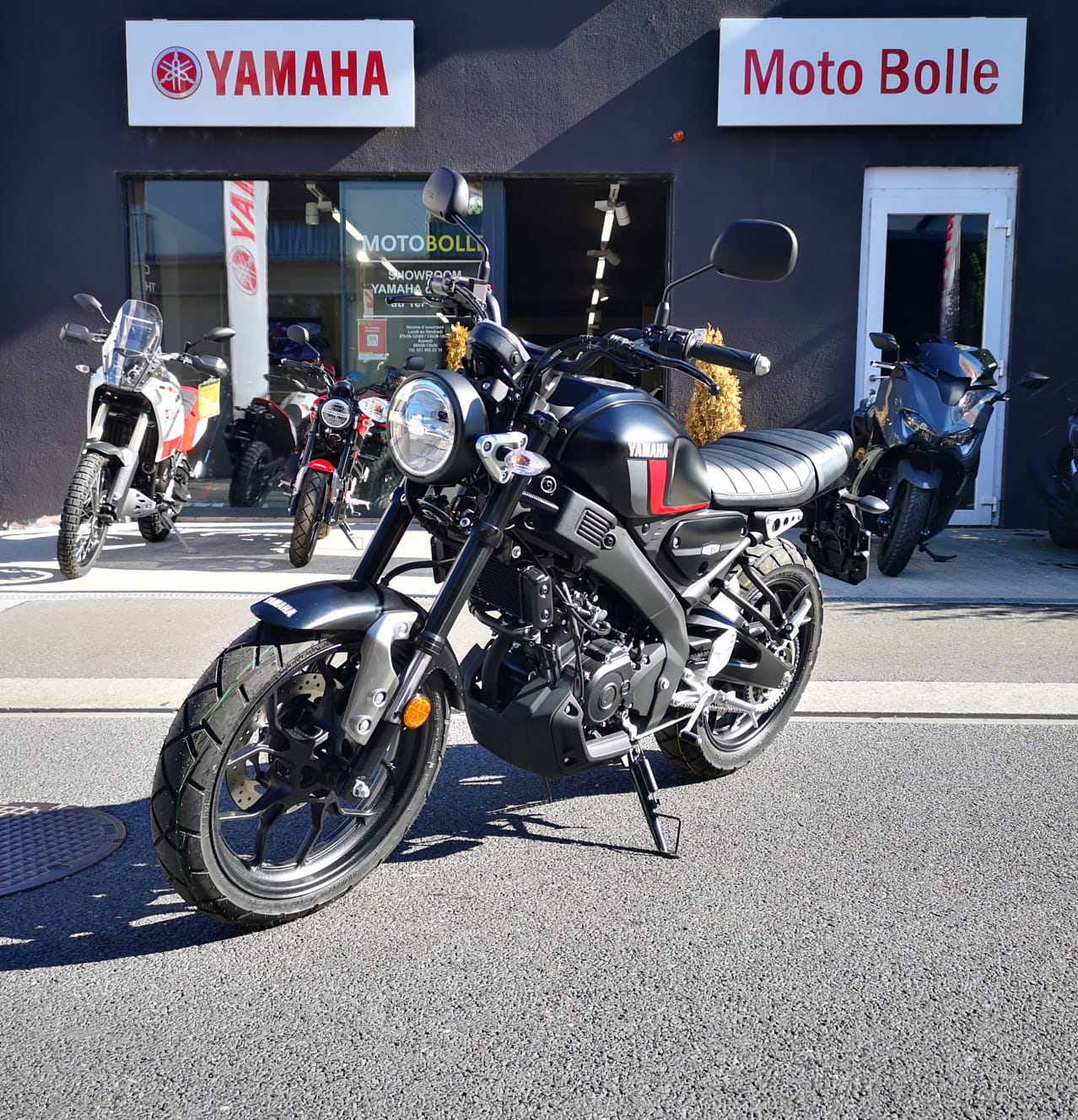 YAMAHA XSR 125-image-1