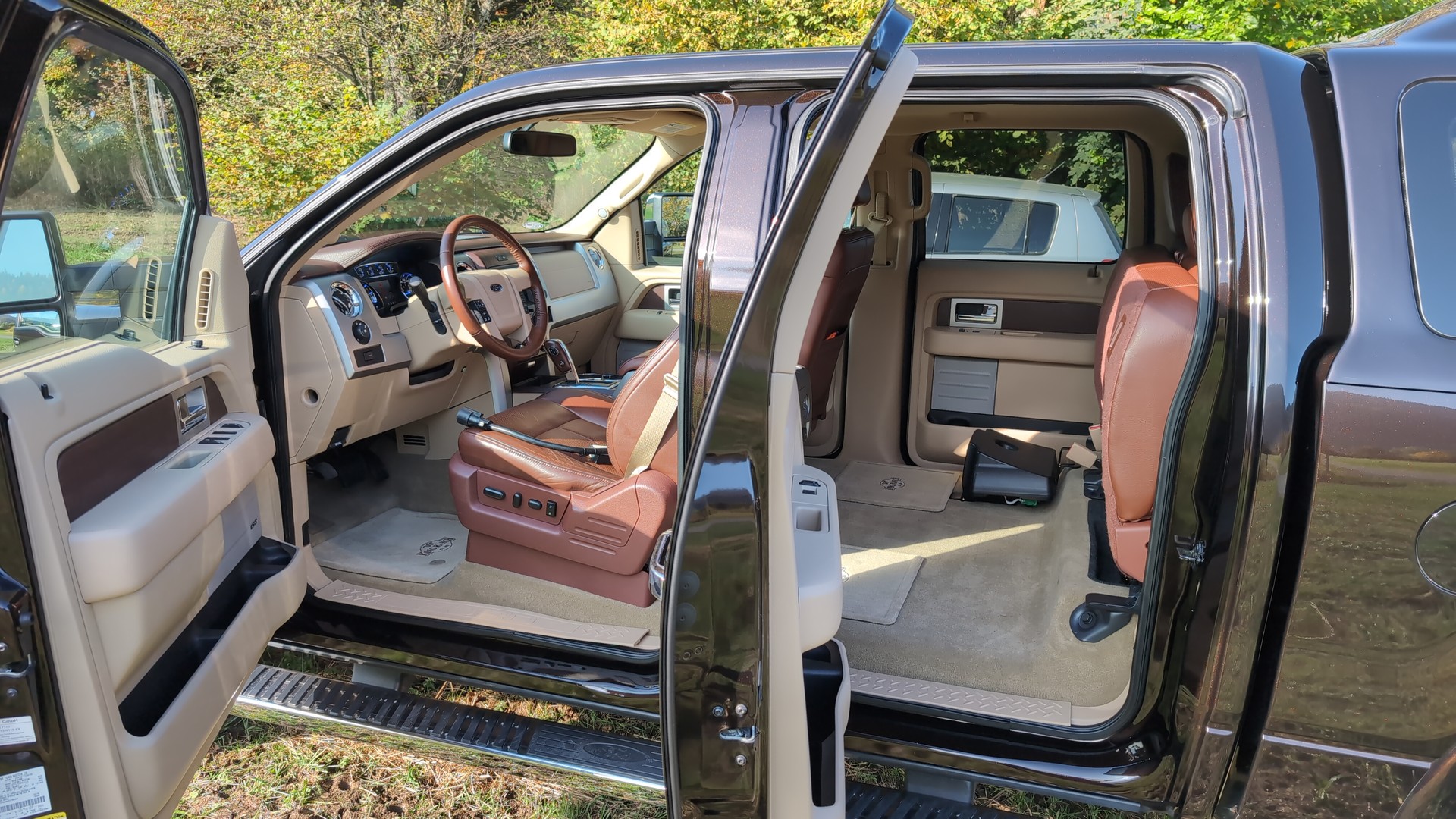 FORD F-150 King Ranch V8 5L 4x4 SuperCrew-image-13
