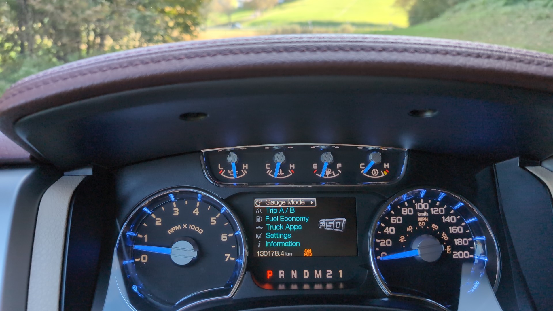 FORD F-150 King Ranch V8 5L 4x4 SuperCrew-image-6