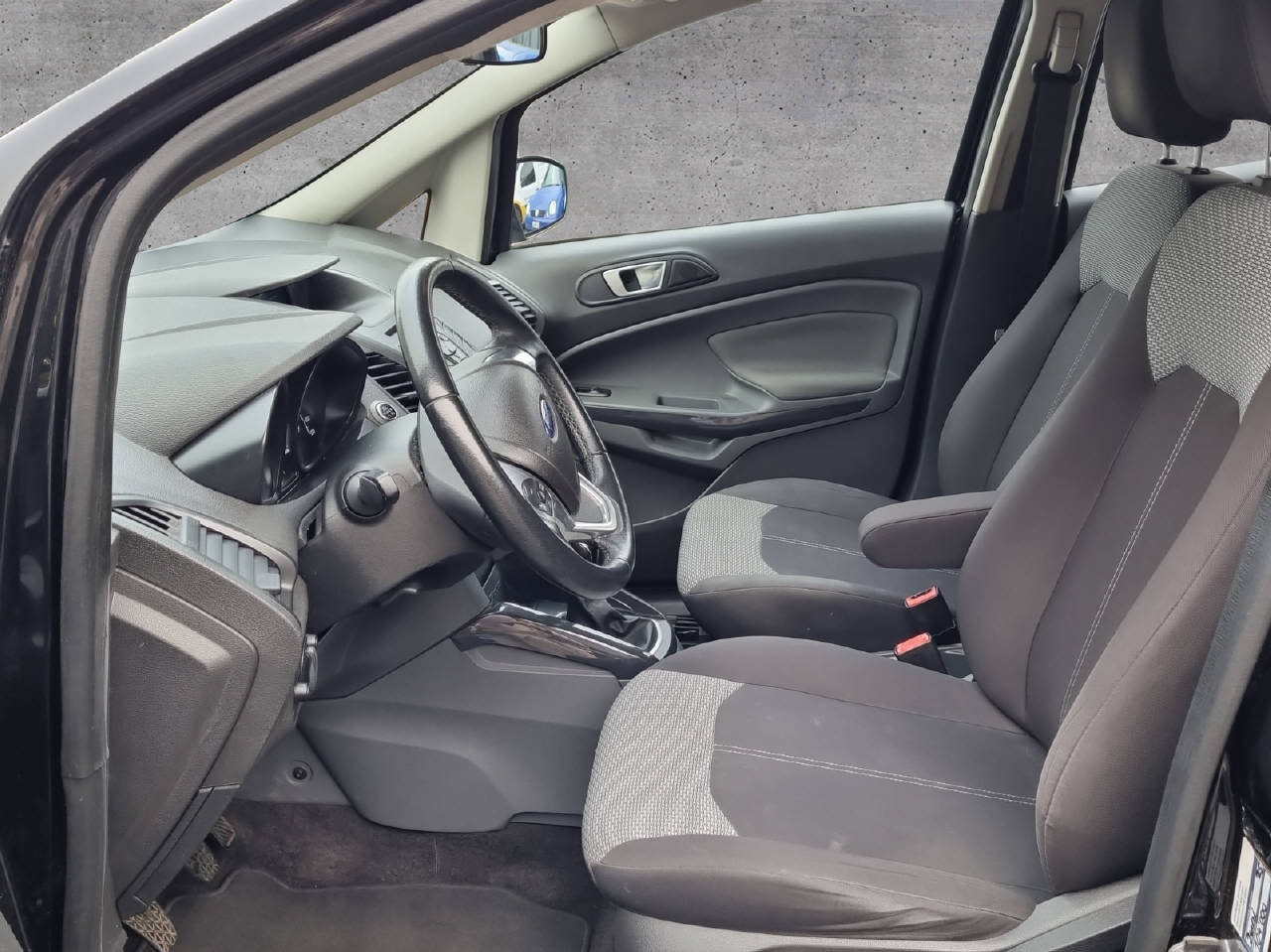 FORD EcoSport 1.5 Titanium-image-4