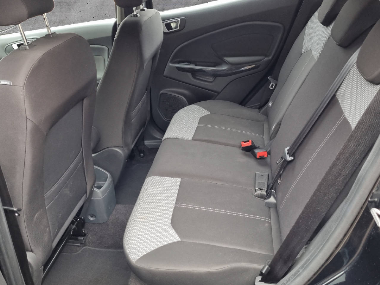 FORD EcoSport 1.5 Titanium-image-7