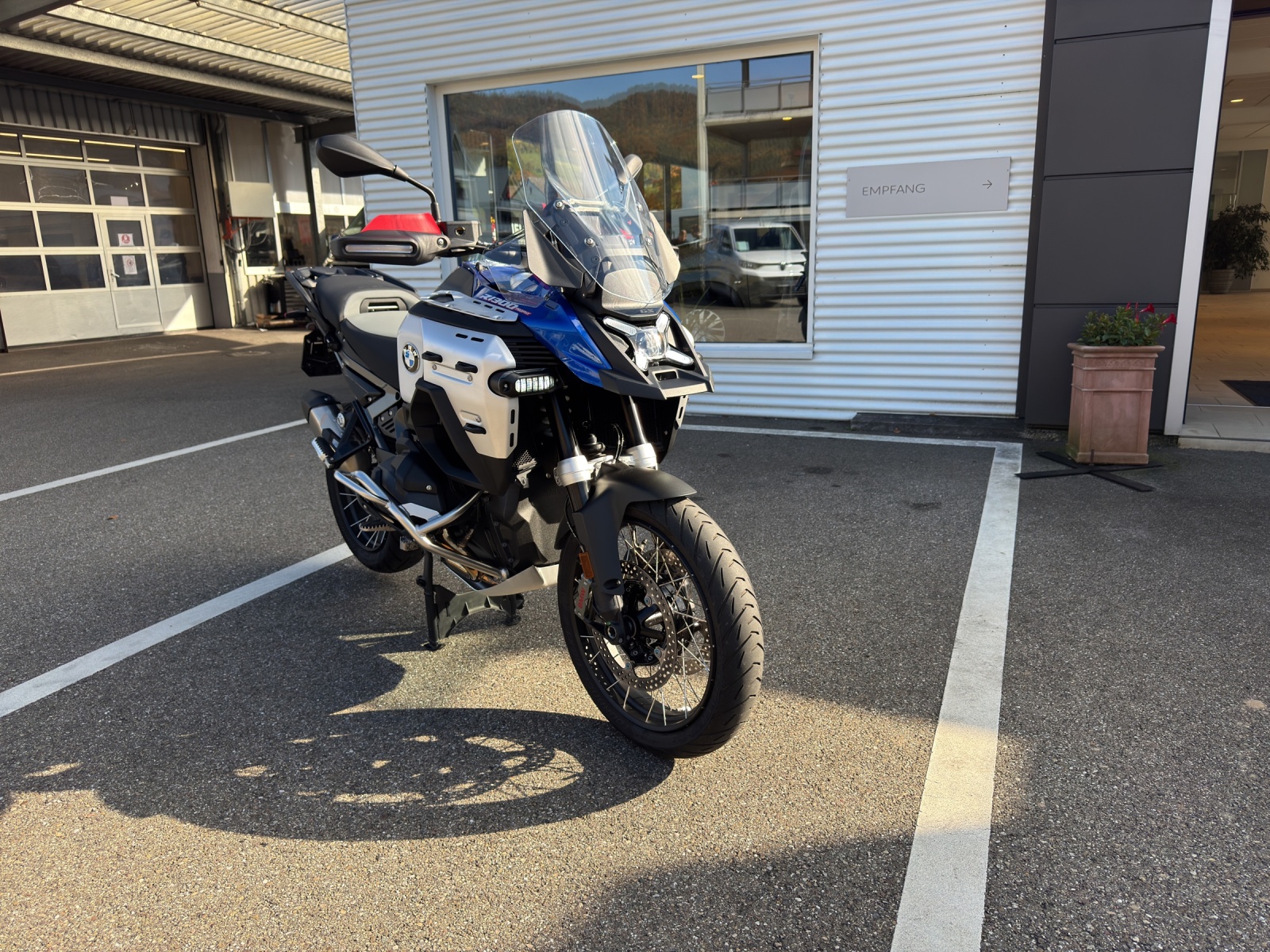 BMW R 1300 Trophy GS Adventure-image-1