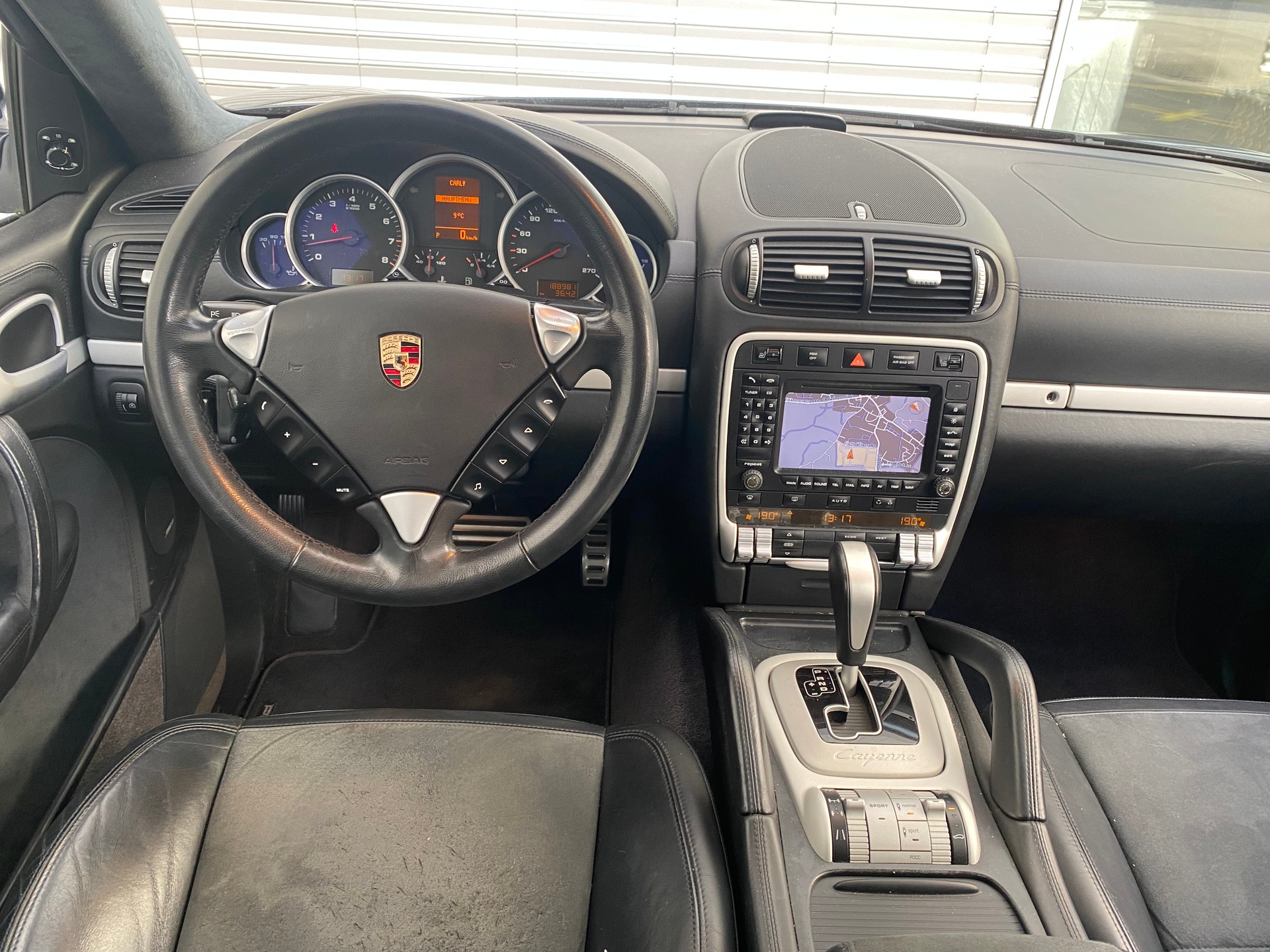 PORSCHE Cayenne GTS Tiptronic-image-13