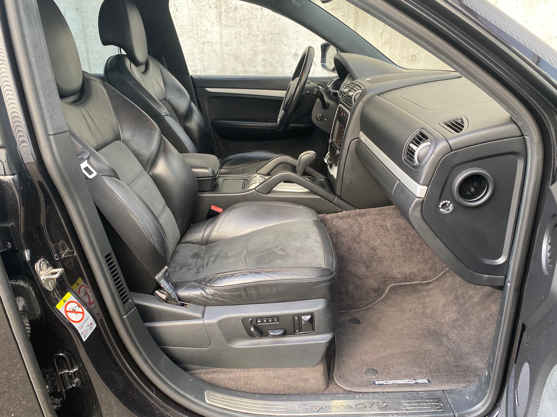 PORSCHE Cayenne GTS Tiptronic-image-9