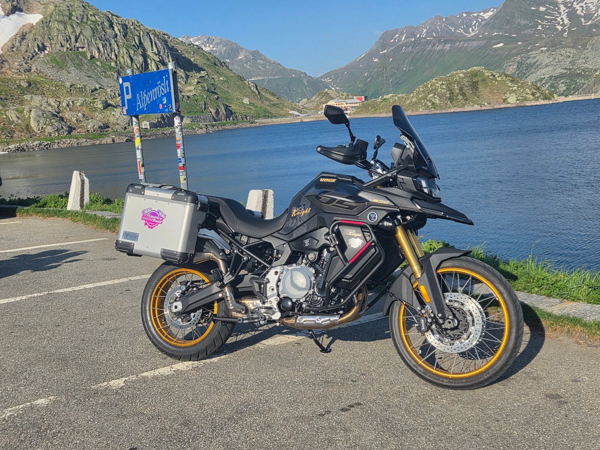 VOGE 900 DSX BLACK KNIGHT-image-0