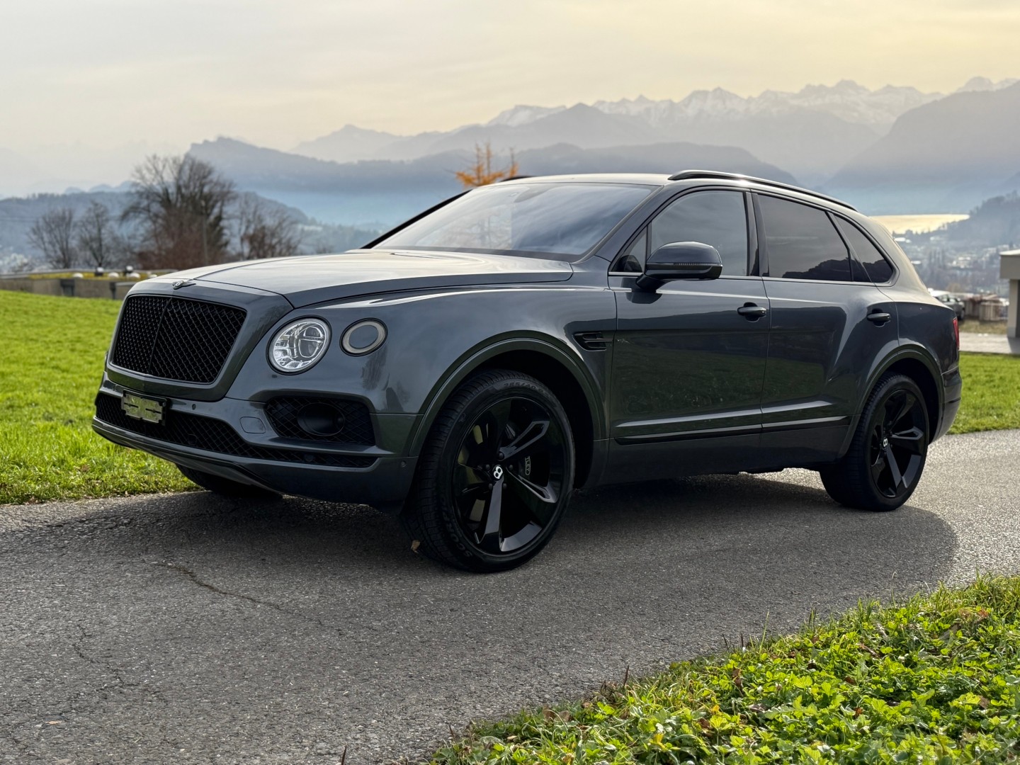 BENTLEY Bentayga W12-image-1