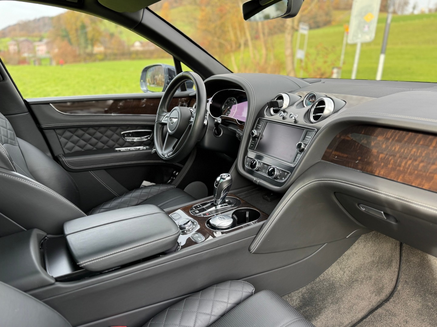 BENTLEY Bentayga W12-image-19
