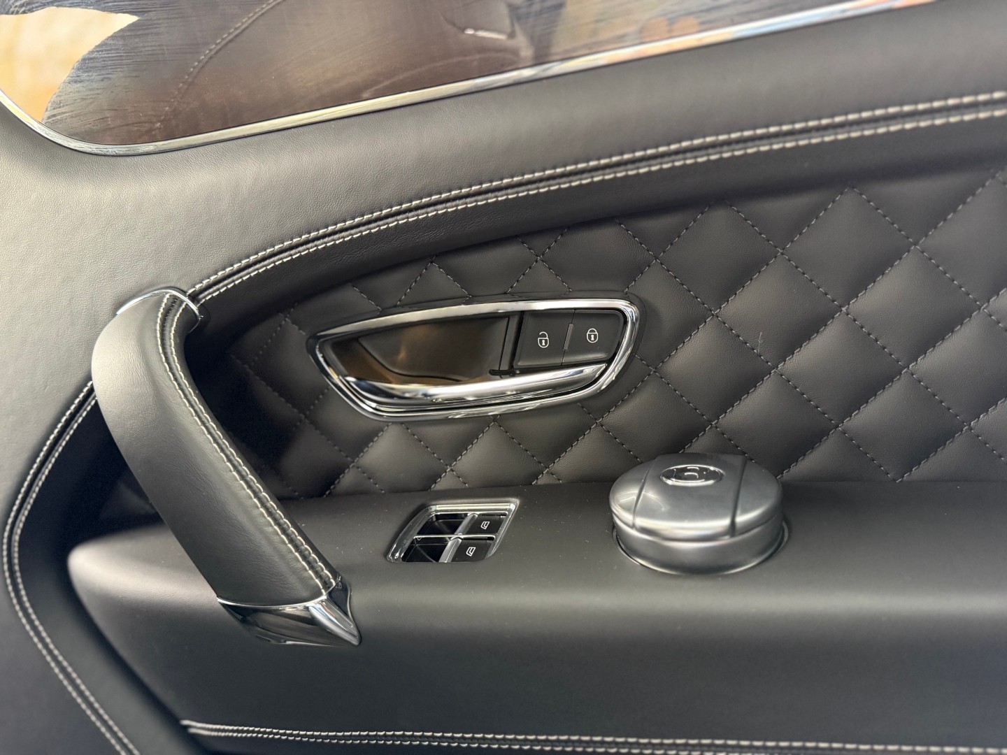 BENTLEY Bentayga W12-image-11