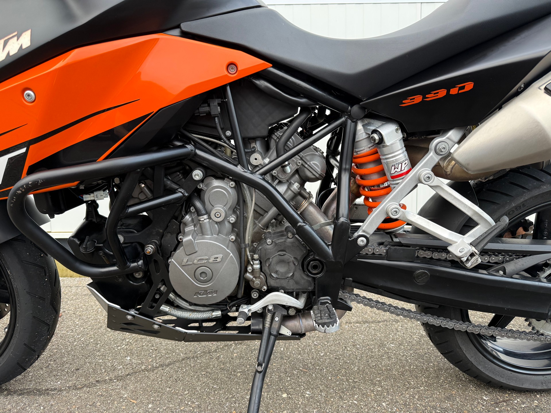KTM 990 Supermoto T-image-3