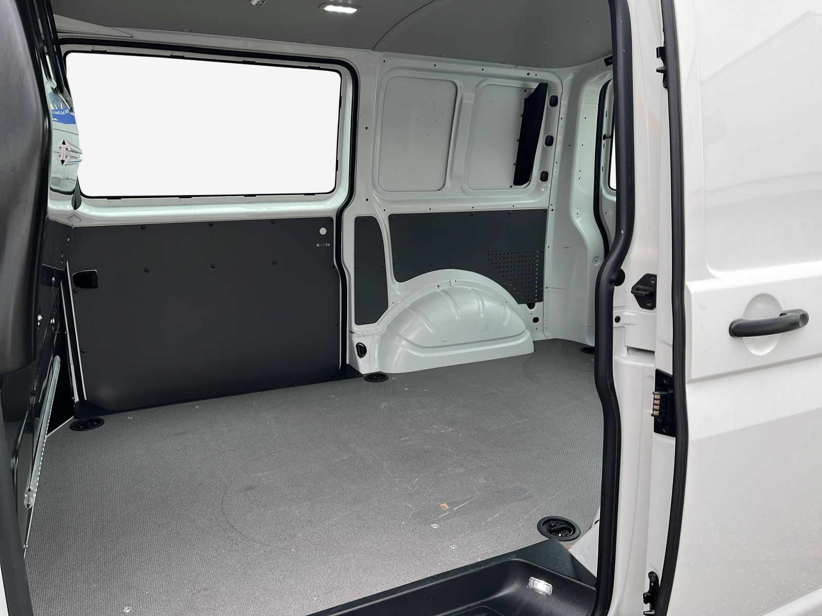 VW T6.1 2.0 TDI 4Motion-image-11