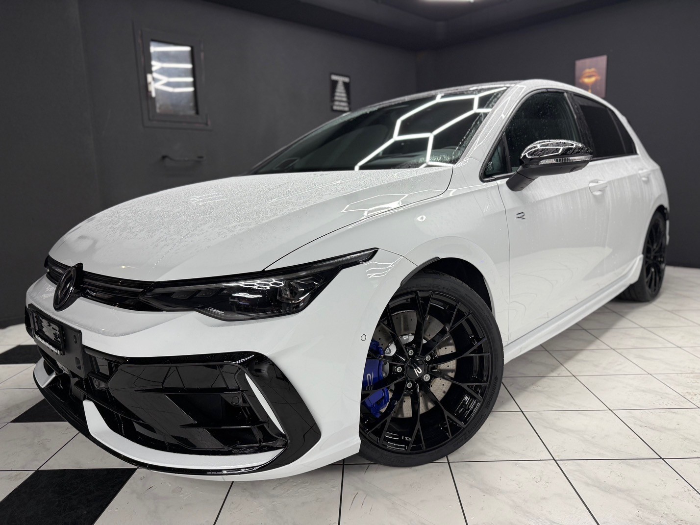 VW Golf 2.0TSI R 4M-showroom-element-1