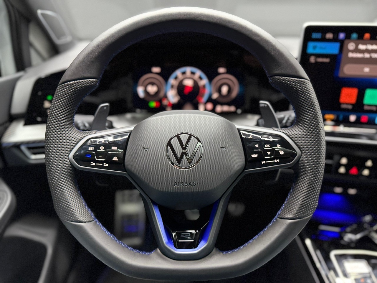 VW Golf 2.0TSI R 4M-image-16