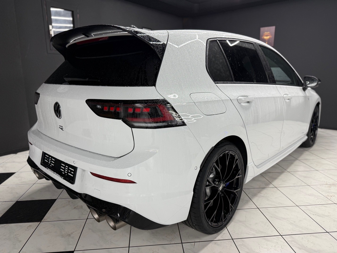 VW Golf 2.0TSI R 4M-image-5