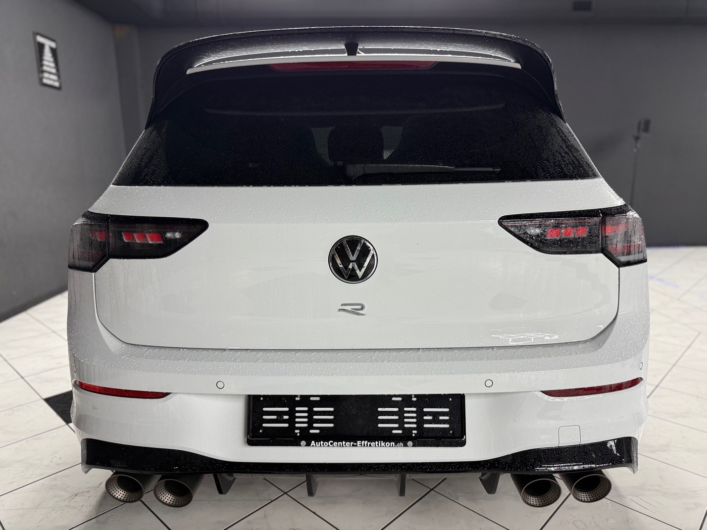 VW Golf 2.0TSI R 4M-image-4