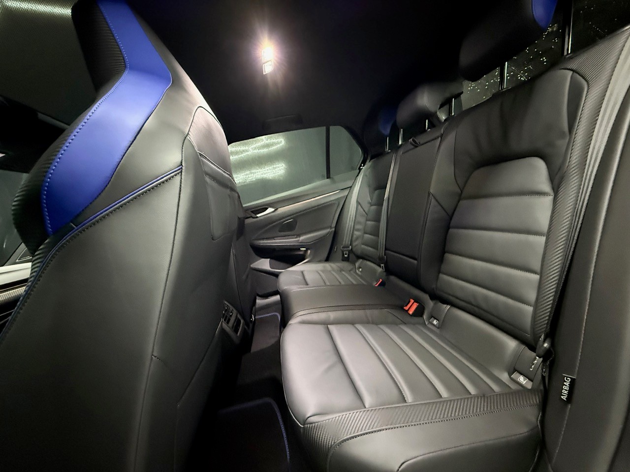 VW Golf 2.0TSI R 4M-image-12