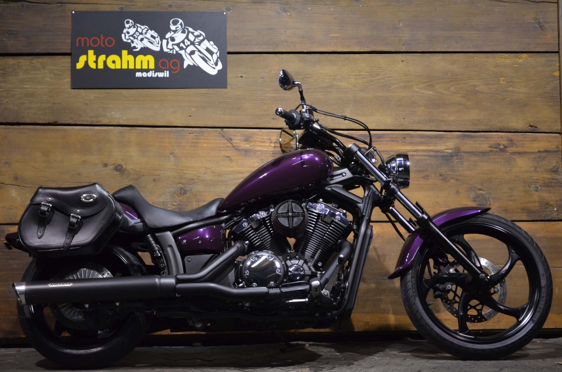 YAMAHA XVS 1300 CU Custom-image-1